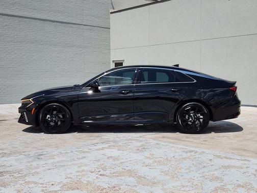 Aurora Black Pearl 2026 Kia K5 GT-Line