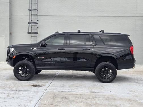 2024 GMC Yukon XL AT4