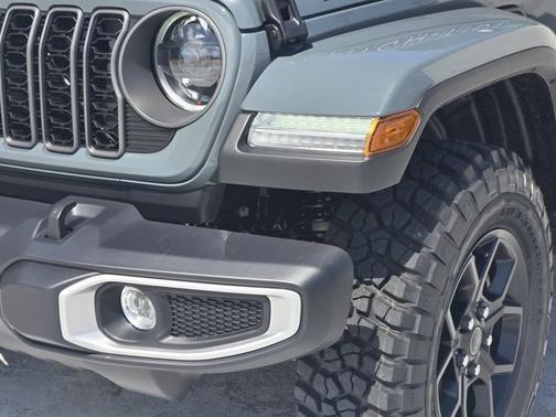 2025 Jeep Gladiator High Tide