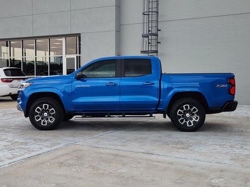 Glacier Blue Metallic 2023 Chevrolet Colorado 4WD Z71