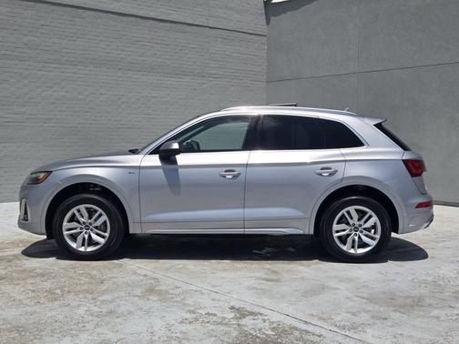 2023 Audi Q5 S line Premium