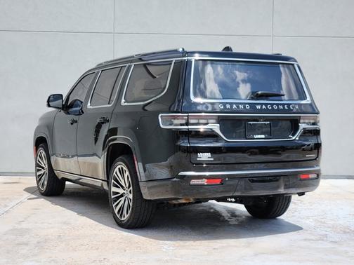 Diamond Black Crystal Pearlcoat 2022 Jeep Grand Wagoneer Series III