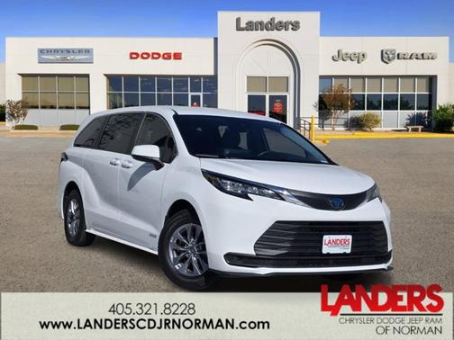 2021 Toyota Sienna LE 8 Passenger