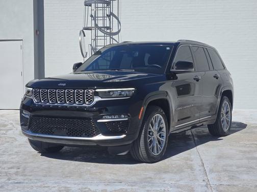2023 Jeep Grand Cherokee Summit