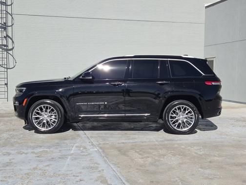 2023 Jeep Grand Cherokee Summit