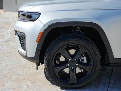 Silver Zynith 2026 Jeep Grand Cherokee L Limited
