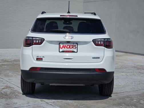 2024 Jeep Compass Latitude Lux