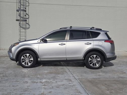 2018 Toyota RAV4 Hybrid XLE