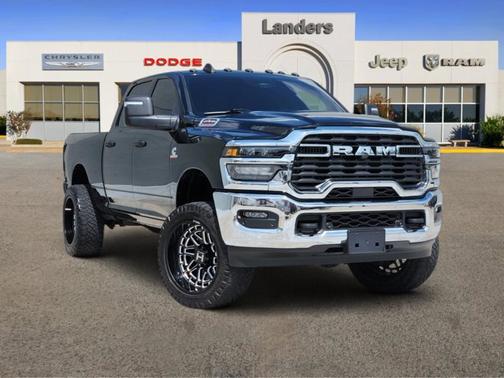 Diamond Black Crystal Pearlcoat 2025 RAM 2500 Tradesman