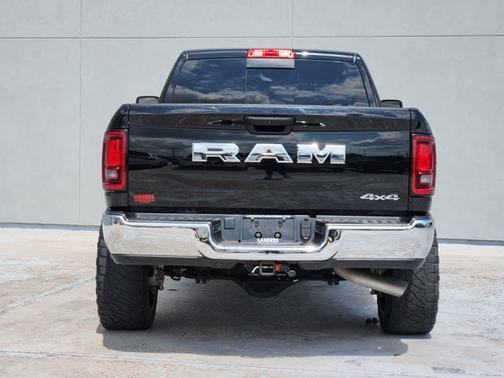 Diamond Black Crystal Pearlcoat 2025 RAM 2500 Tradesman