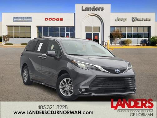 2025 Toyota Sienna XLE