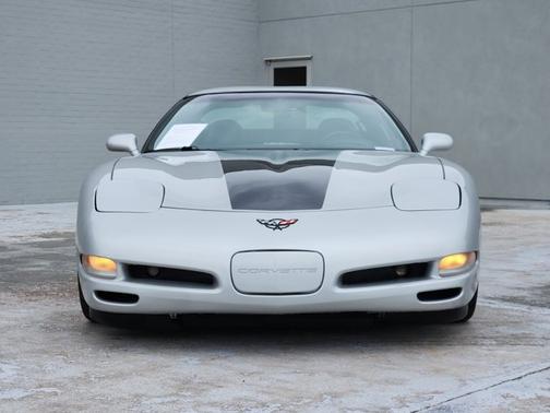 Sebring Silver Metallic 1999 Chevrolet Corvette 2DR CPE