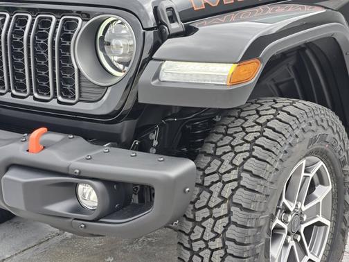 2025 Jeep Gladiator Mojave X