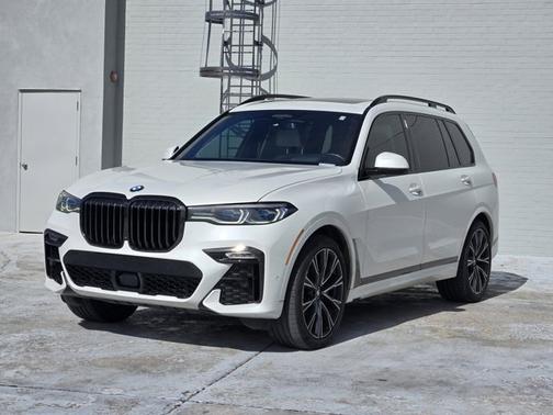 2021 BMW X7 M50i