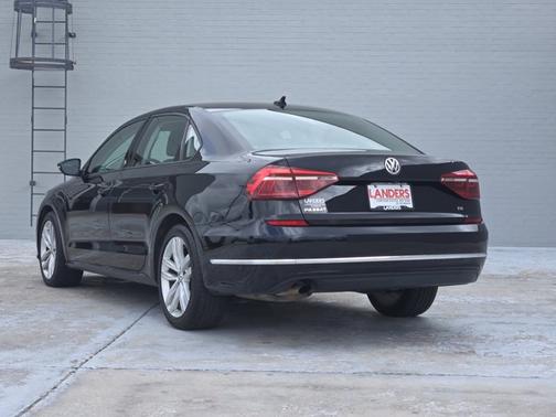 2019 Volkswagen Passat 2.0T Wolfsburg Edition