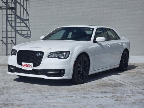 2023 Chrysler 300 300C