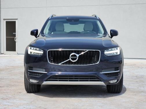 Blue 2019 Volvo XC90 T6 Momentum