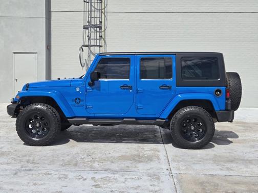 2012 Jeep Wrangler Unlimited Sahara