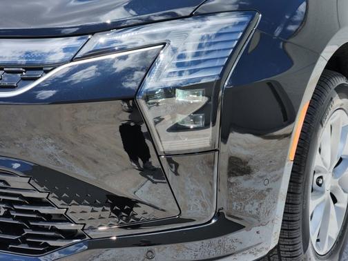 Diamond Black Crystal Pearlcoat 2027 Chrysler Pacifica Select