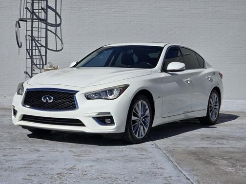 2018 INFINITI Q50 2.0t LUXE