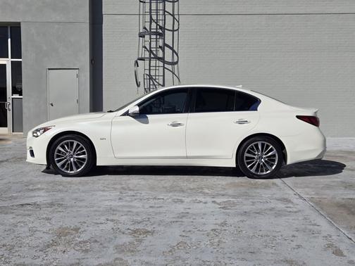 2018 INFINITI Q50 2.0t LUXE