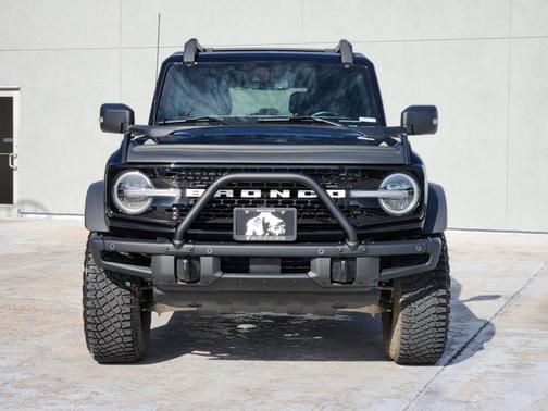 Shadow Black 2024 Ford Bronco Wildtrak
