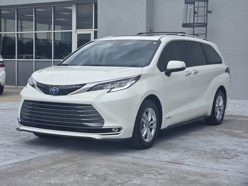 2021 Toyota Sienna Limited 7-Passenger