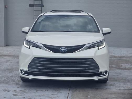 2021 Toyota Sienna Limited 7-Passenger