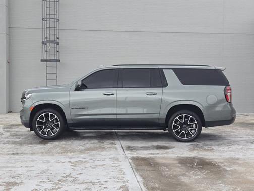 2024 Chevrolet Suburban RST