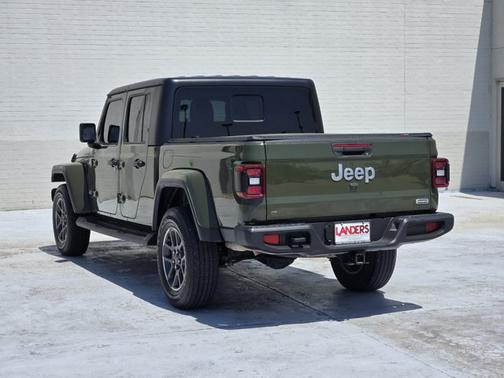 2022 Jeep Gladiator Overland
