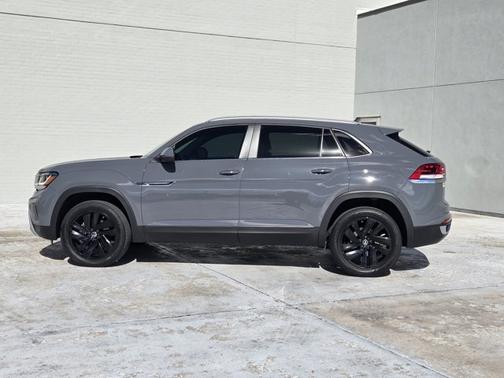 2022 Volkswagen Atlas Cross Sport 2.0T SE w/Technology