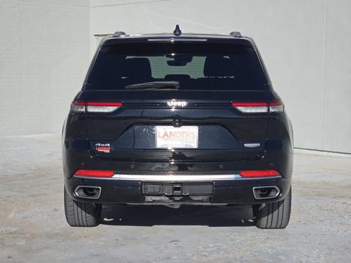 2022 Jeep Grand Cherokee Summit