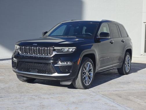 2022 Jeep Grand Cherokee Summit