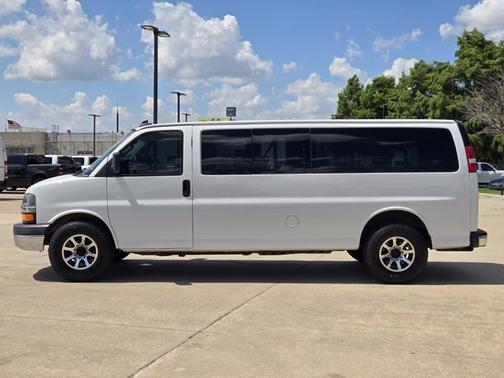 2017 Chevrolet Express 3500 LT