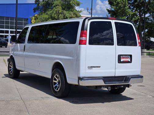 2017 Chevrolet Express 3500 LT