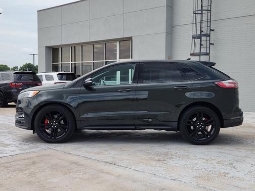 Forged Green Metallic 2022 Ford Edge ST