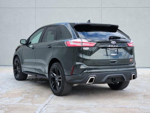 Forged Green Metallic 2022 Ford Edge ST