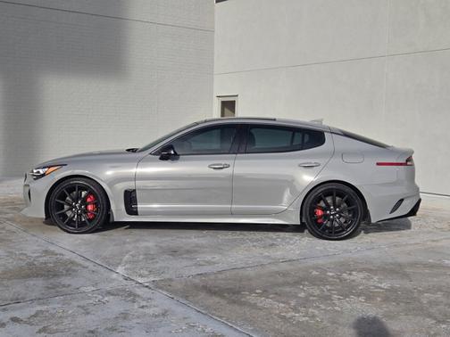 2023 Kia Stinger GT2