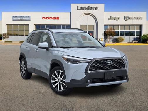 2024 Toyota Corolla Cross XLE