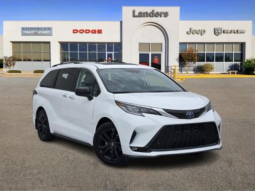 2023 Toyota Sienna XSE