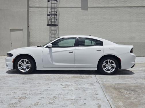 2022 Dodge Charger SE