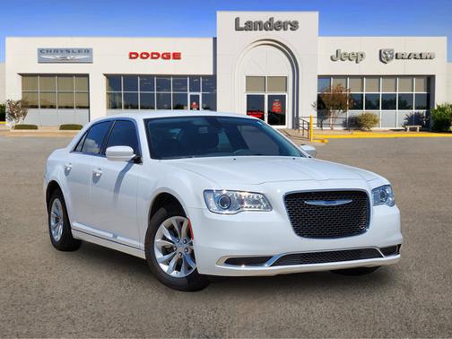 2023 Chrysler 300 Touring
