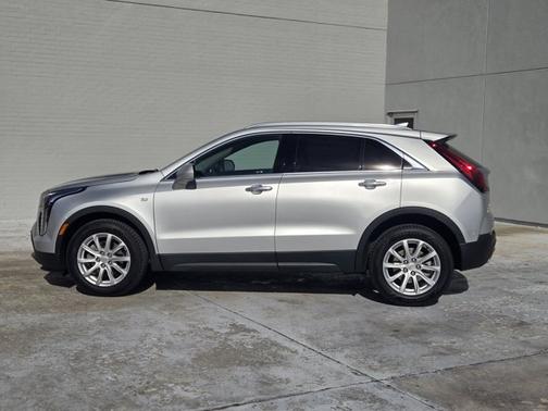 2022 Cadillac XT4 AWD Luxury