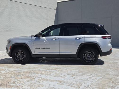 2024 Jeep Grand Cherokee 4xe Trailhawk