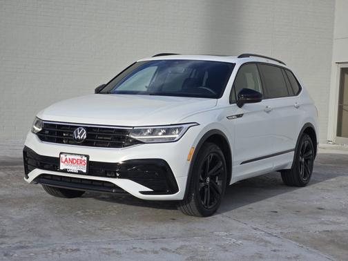 2024 Volkswagen Tiguan SE R-Line Black