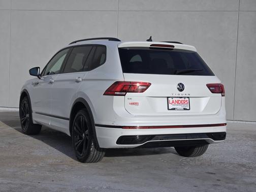 2024 Volkswagen Tiguan SE R-Line Black