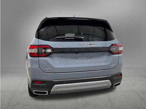 2025 Honda Pilot Touring 8-Passenger