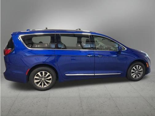 Ocean Blue Metallic 2020 Chrysler Pacifica Touring-L Plus