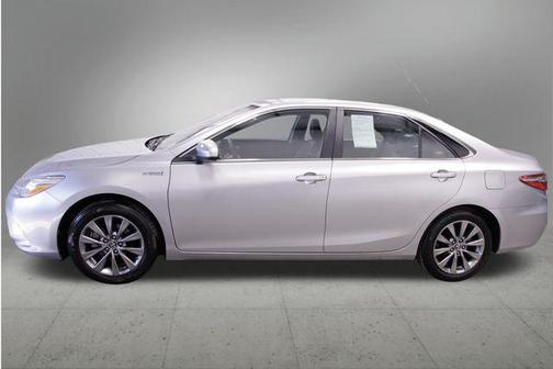 2017 Toyota Camry Hybrid XLE