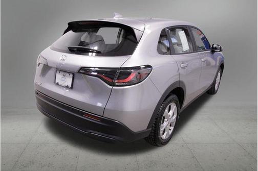 Lunar Silver Metallic 2025 Honda HR-V LX